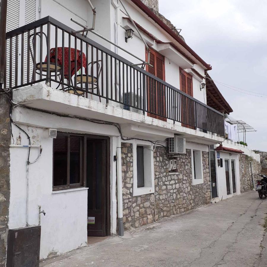 Apartament Stone Clock'S House Nafpaktos Zewnętrze zdjęcie